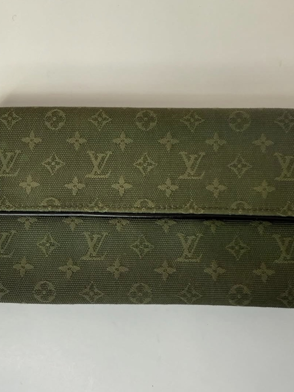 Louis Vuitton Olive Mini Lin Porte Tressor International Wallet